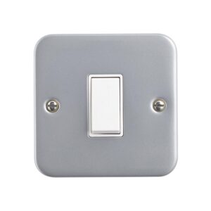 Metal Clad 10AX 1 Gang 2-Way Switch MC101